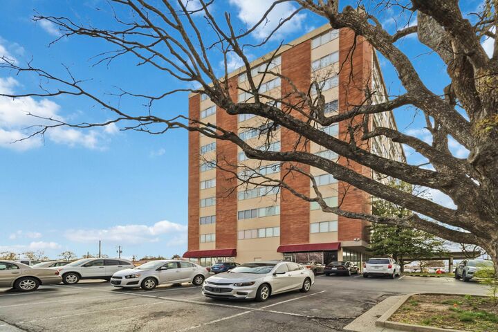 Property Photo:  2121 Nicholasville Road Suite 107  KY 40503 