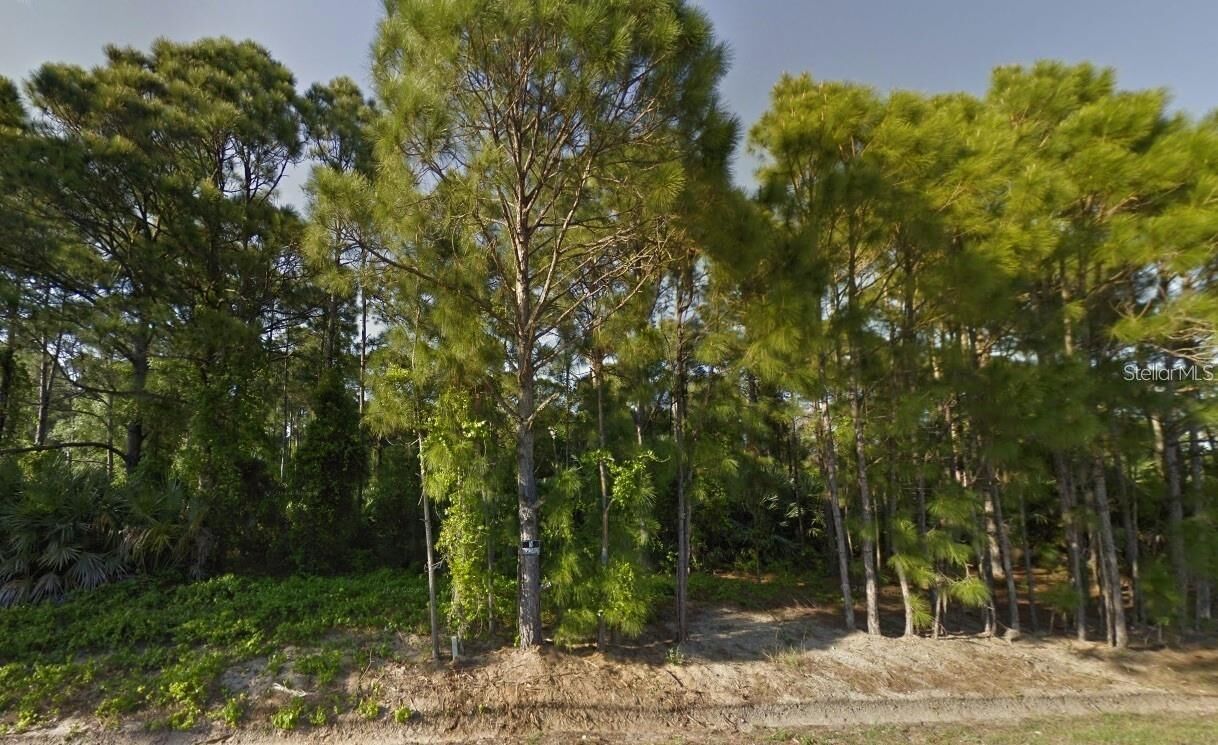 Property Photo: Bermuda Ct NW FL 32907