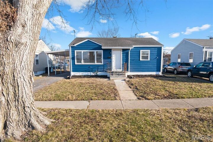 Property Photo:  1629 Moro Avenue  IL 62040 