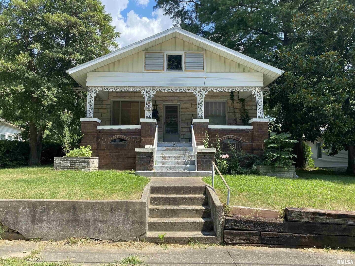 Property Photo:  526 N 9th Street  IL 62966 