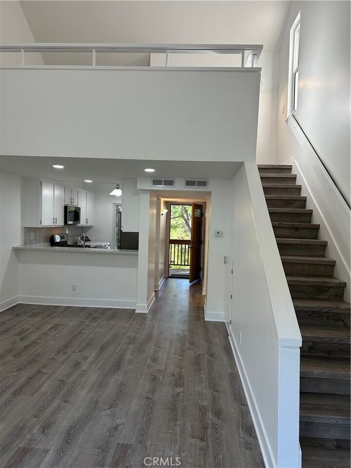 Property Photo: 7060 Avenue Shoup 195 CA 91303