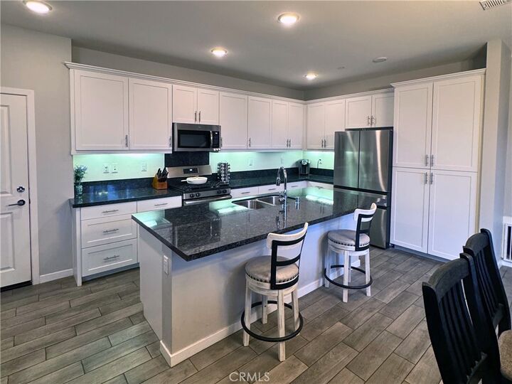 Property Photo:  27448 Clarise Ln  CA 92562 