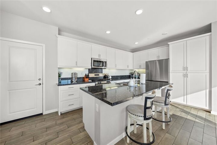 Property Photo:  27448 Clarise Ln  CA 92562 