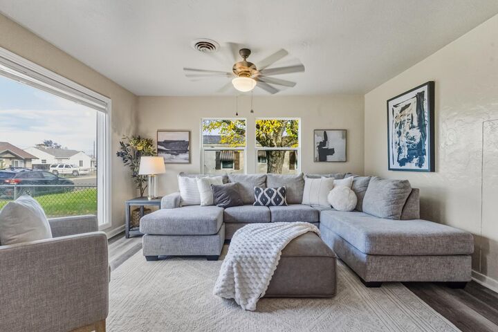 Property Photo:  1750 Elmwood Avenue  CA 95204 