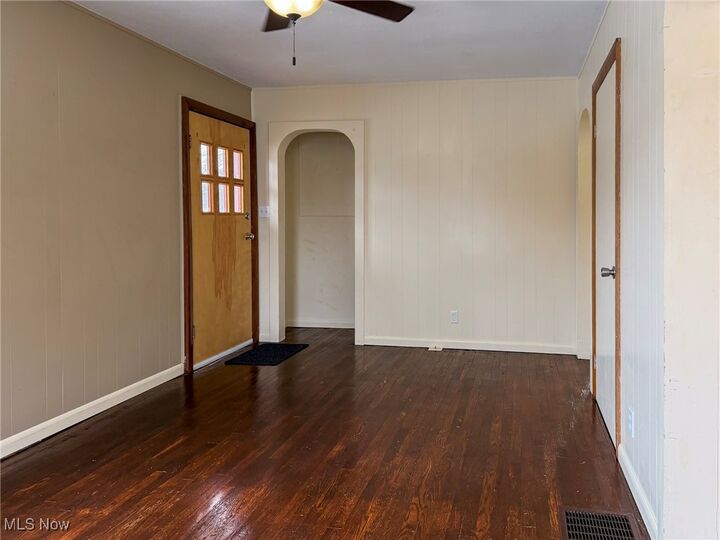 Property Photo:  726 E 7th Street  OH 44805 