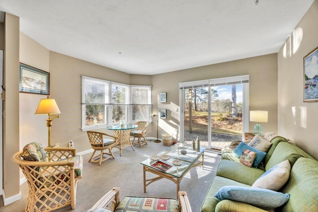 Property Photo:  10 Oak Glen Village 10  MA 02675 