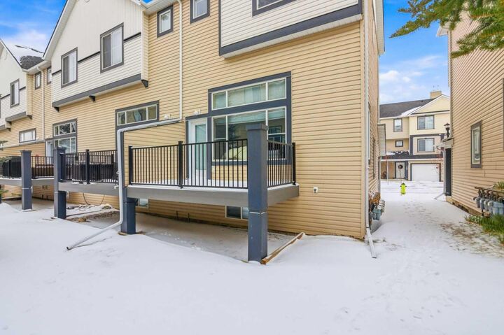 Property Photo: 166 Everhollow Heights SW AB T2Y 5B3