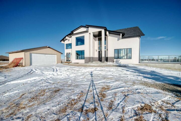 Property Photo:  40106 Big Hill Road  AB T4C 1A2 