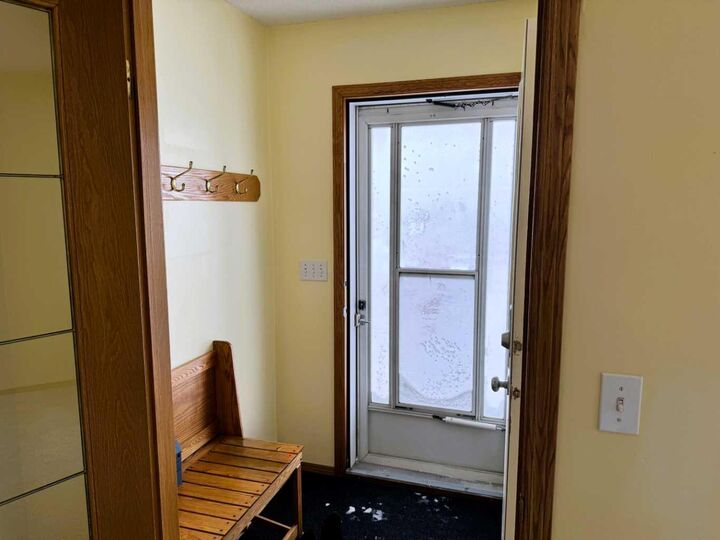 Property Photo:  44 Dale Close  AB T4R 2L5 