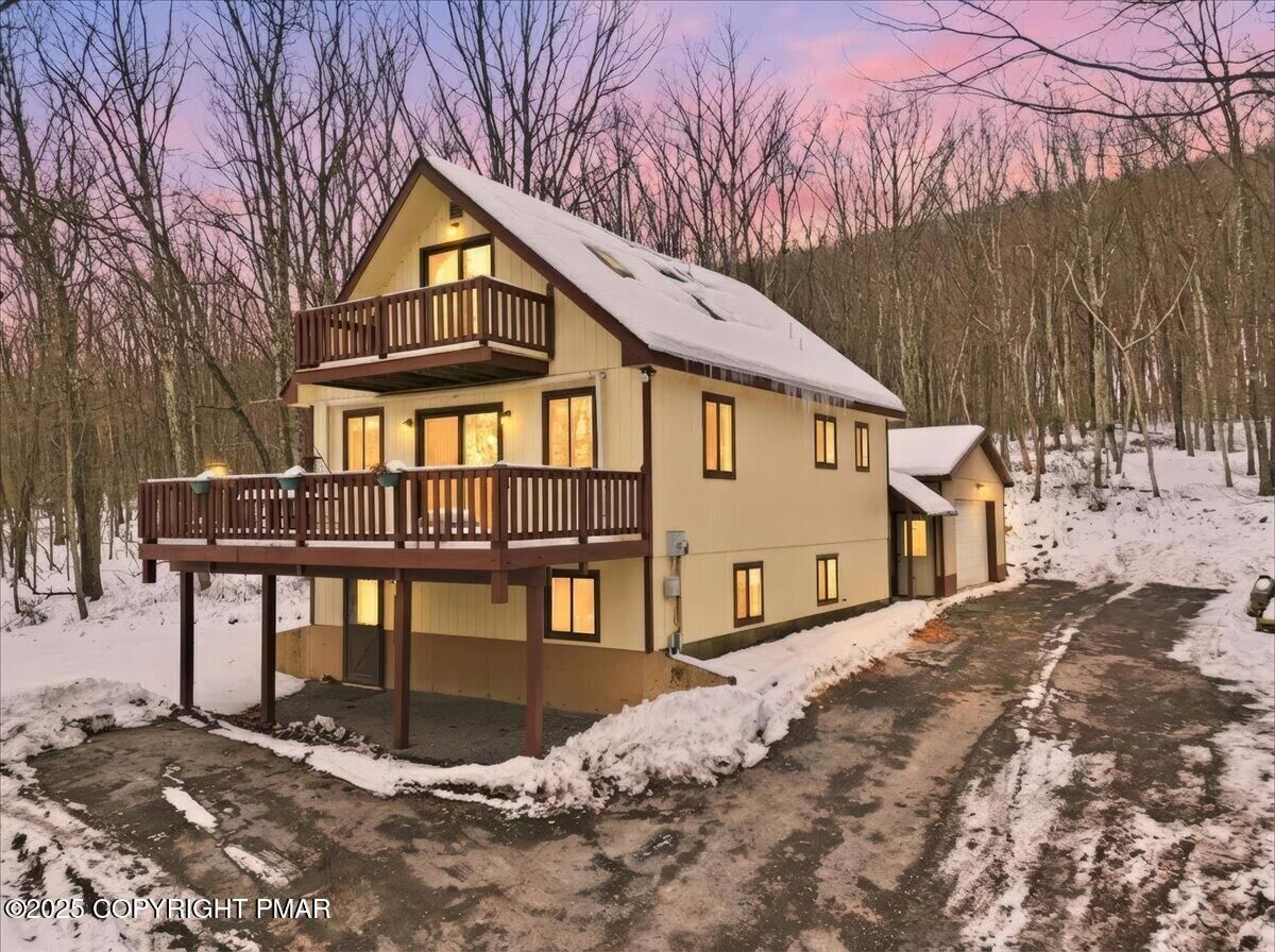 Property Photo:  704 Rainbow Terrace  PA 18330 