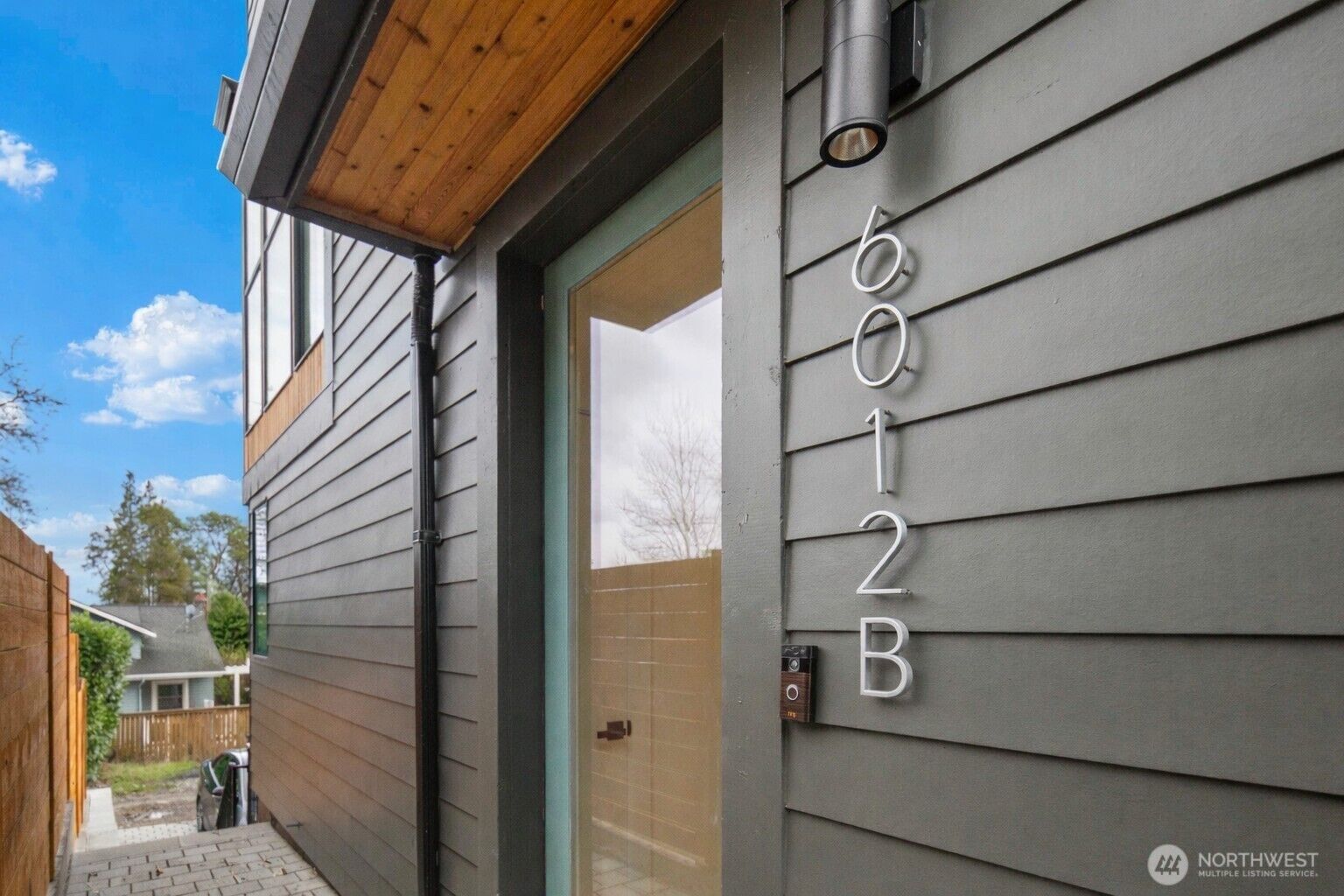 Property Photo: 6012 B 35th Avenue NE WA 98115