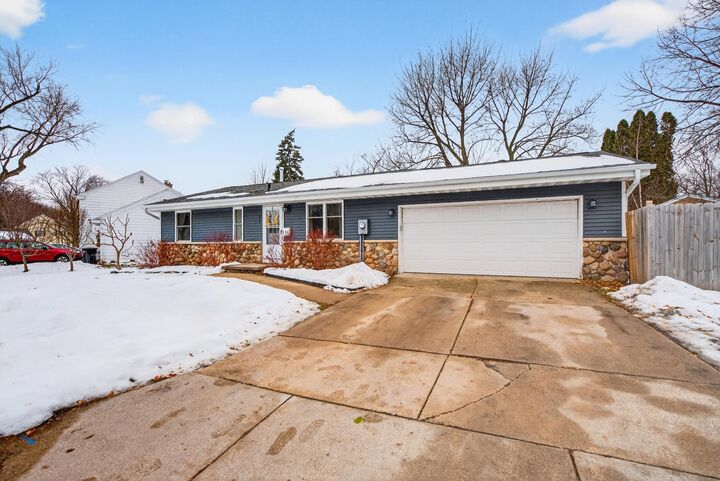 Property Photo:  345 River Drive  WI 54915-1210 