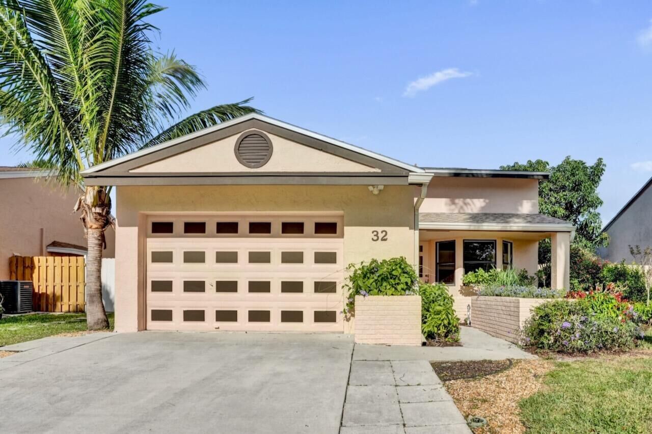 Property Photo:  32 Buxton Lane  FL 33426 