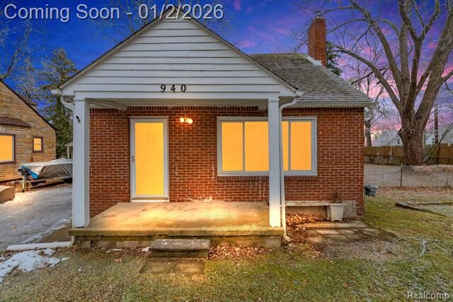 Property Photo:  940 Cameron Avenue  MI 48340 