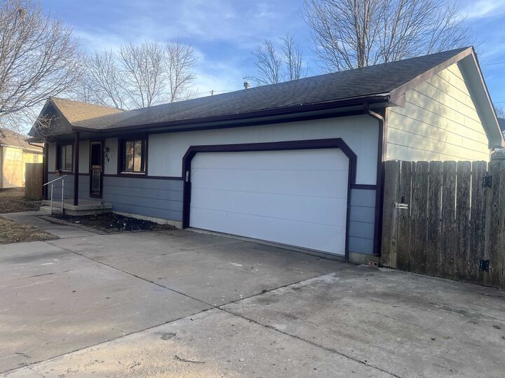 Property Photo: 414 N Marlen Ct. KS 67060