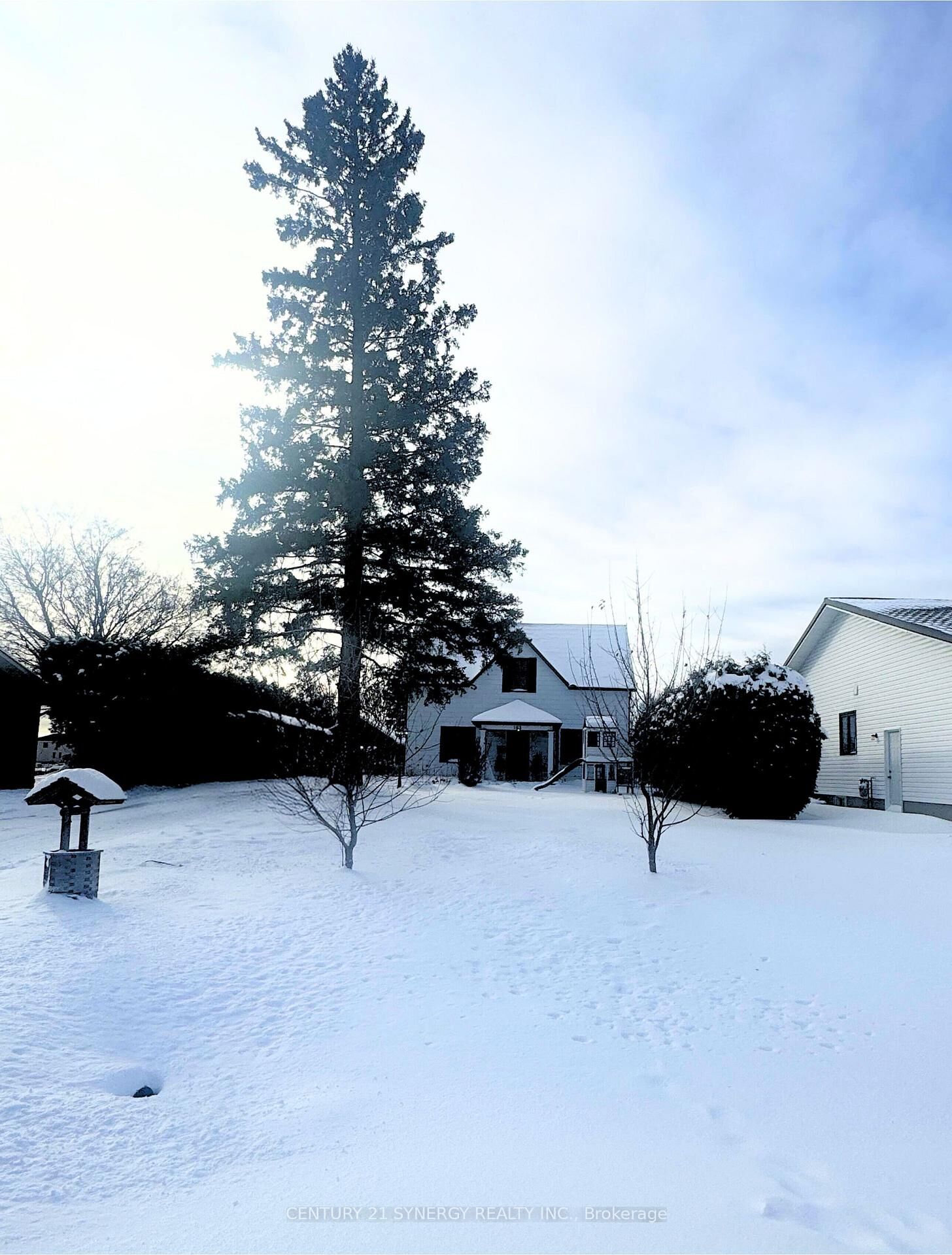 Property Photo: 103 Queen Charlotte Street ON K0A 2Z0