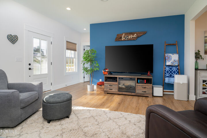 Property Photo:  285 New Hope Road  TN 37745 