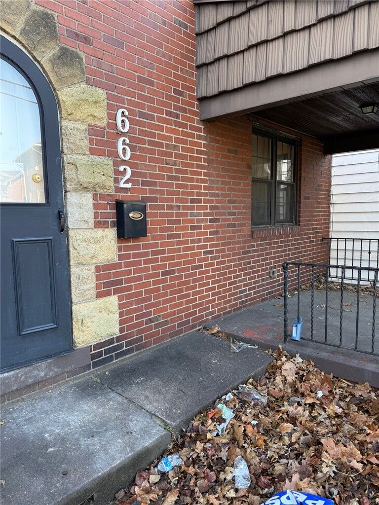 Property Photo:  662-668 Catalpa Steet  PA 15068 