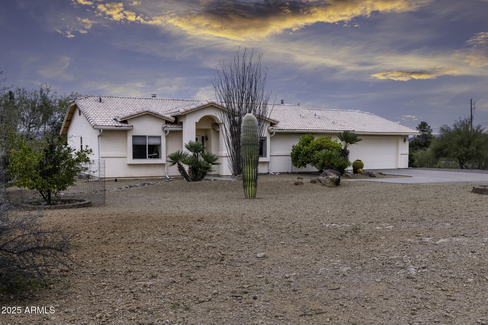 Property Photo:  650 Falcon Drive  AZ 85390 