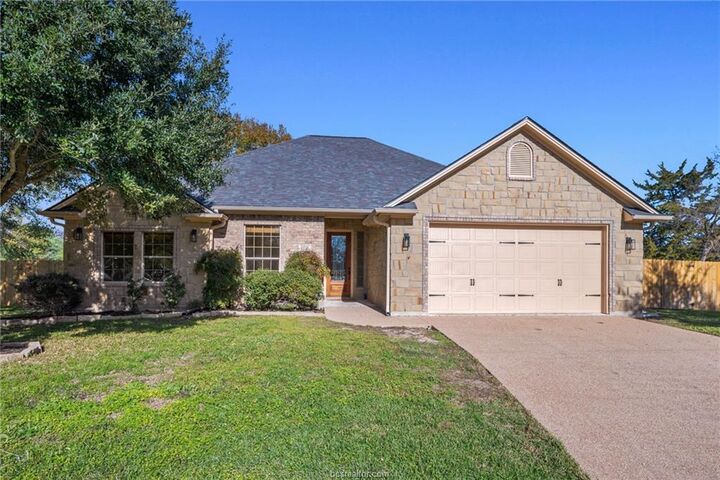 Property Photo:  2708 Hickory Court  TX 77808 