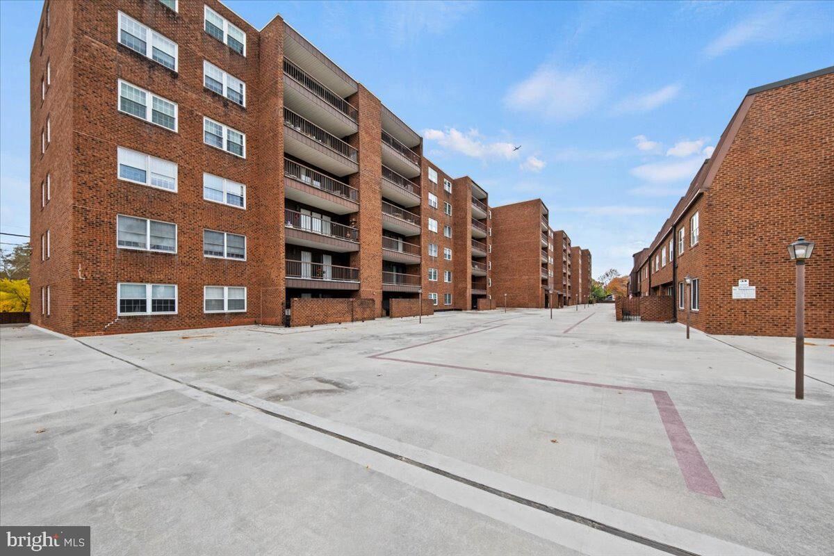 Property Photo:  215 Haddonfield Commons 215  NJ 08033 