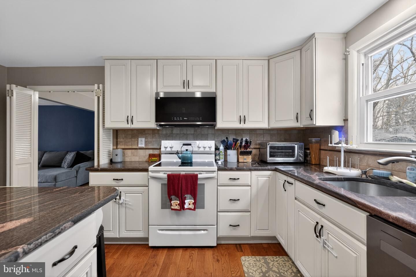 Property Photo: 4517 E Yates Road PA 19020