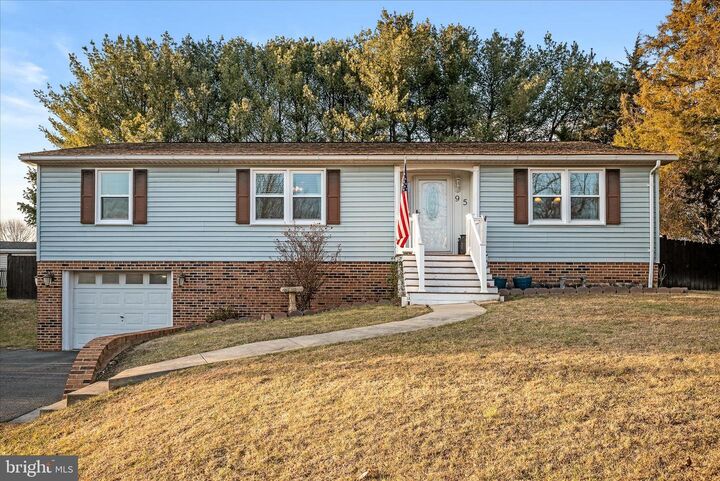 Property Photo: 95 Cecelia Street VA 22660