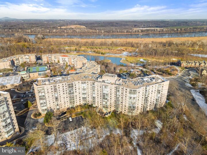 Property Photo:  19385 Cypress Ridge Terrace 821  VA 20176 