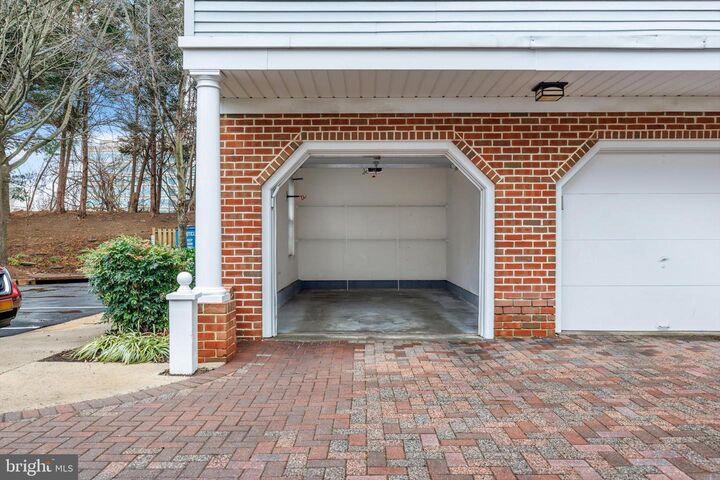 Property Photo: 5839 Wyndham Circle 305 MD 21044