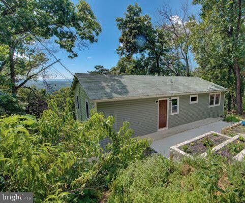 Property Photo: 129 Jalapa Trail VA 22602