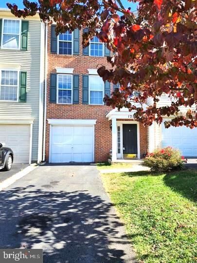 Property Photo: 12102 Wallower Way VA 20136