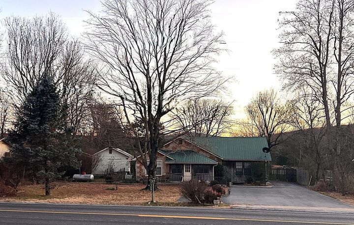 Property Photo:  1201 E Main Street  AR 72560 