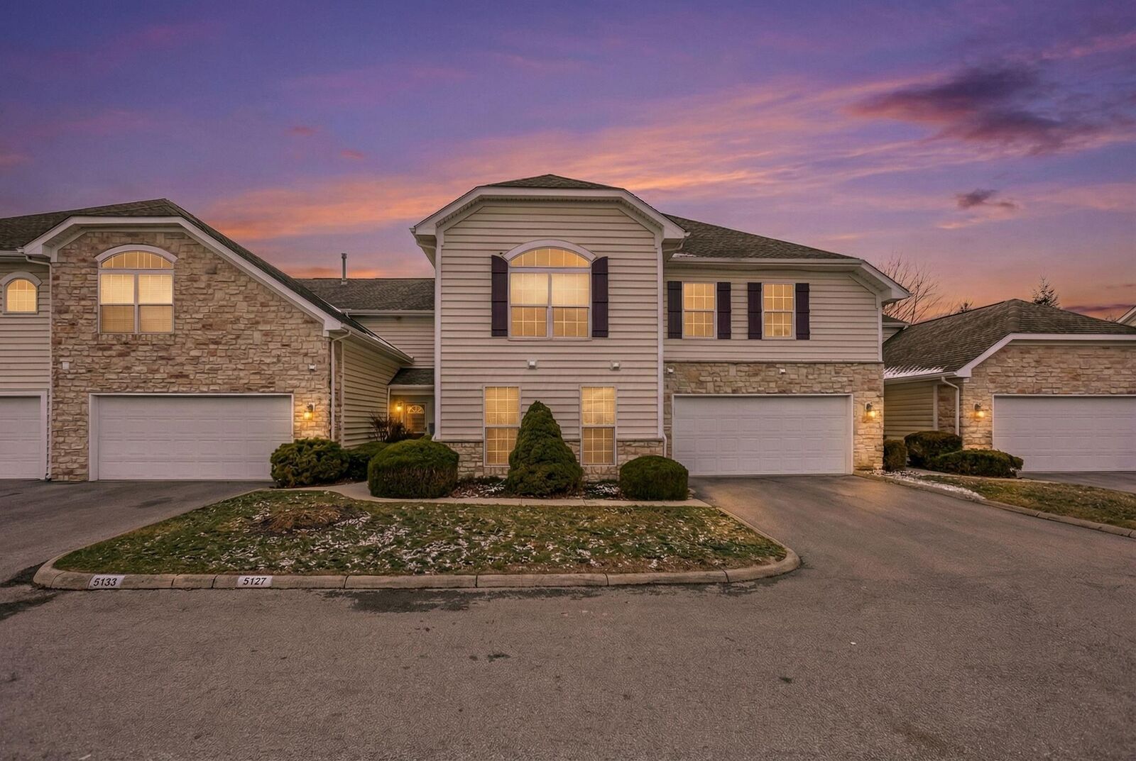 Property Photo:  5127 Vinings Boulevard  OH 43016 