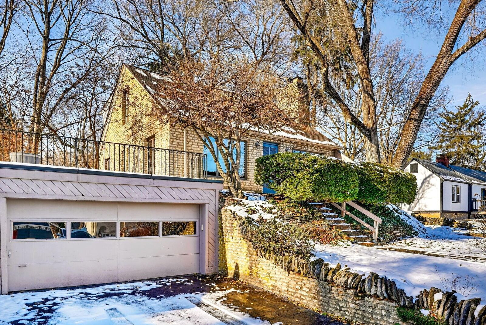 Property Photo:  4827 Bellann Road  OH 43221 