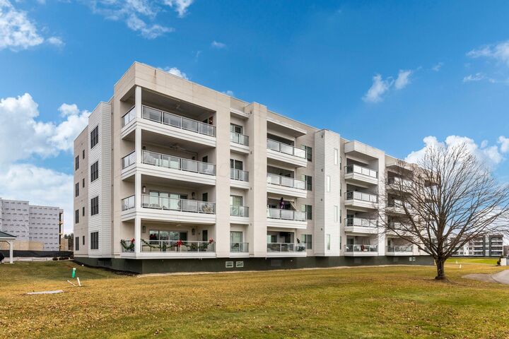 Property Photo:  5285 Highpointe Lakes Drive  OH 43081 