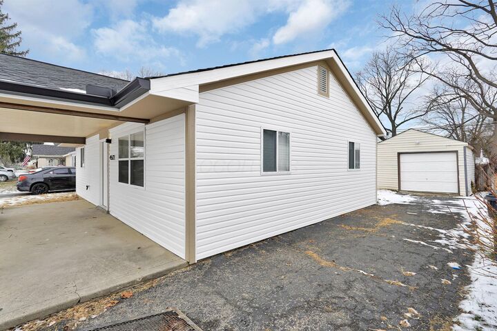 Property Photo: 4572 Saint Anthony Lane OH 43213