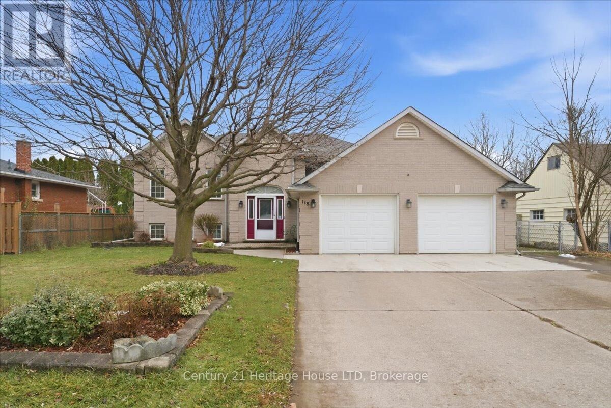 Property Photo:  118 Gadsby Avenue  ON L3C 1A9 