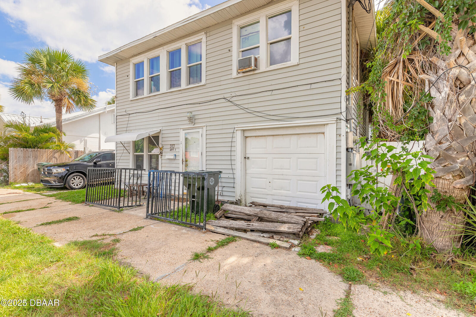 Property Photo: 312 N Wild Olive Avenue FL 32118