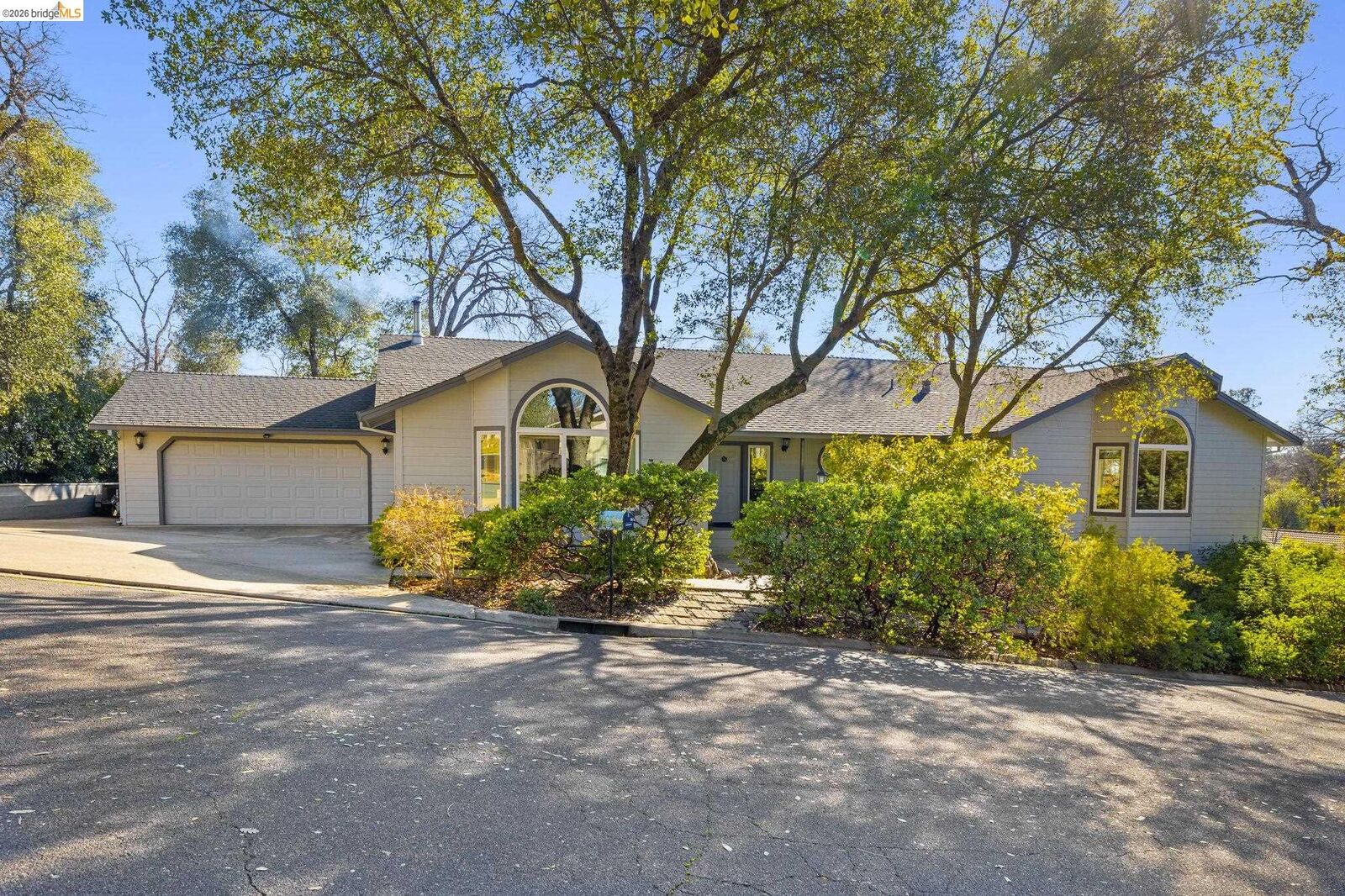 Property Photo:  15 Corte Del Encino  CA 95370 