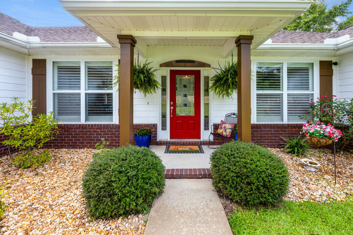 Property Photo:  4036 Lakeview Drive  FL 32539 