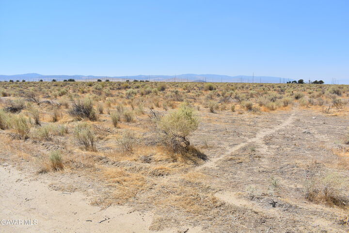 Property Photo:  105th St West &Amp Ave B2  CA 93536 