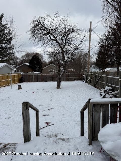 Property Photo:  915 Tisdale Avenue  MI 48910 