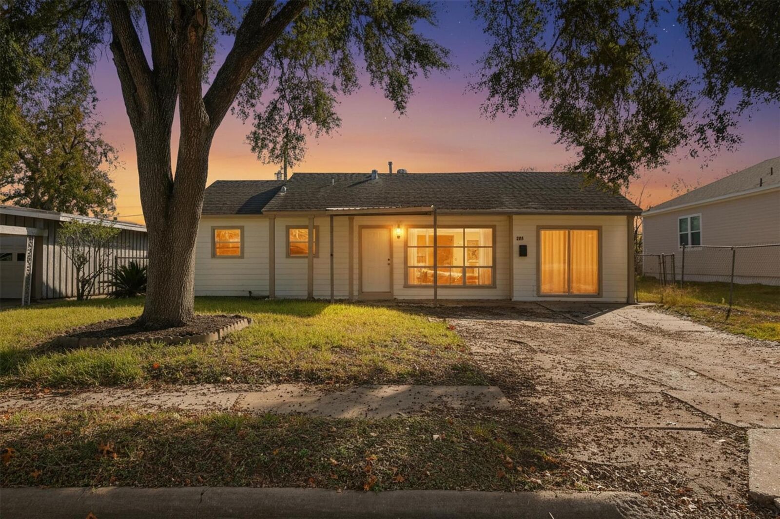 Property Photo:  4414 Tavenor Lane  TX 77047 