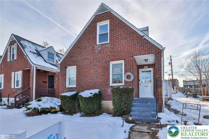 Property Photo:  1147 Arcadia Street  PA 18018 