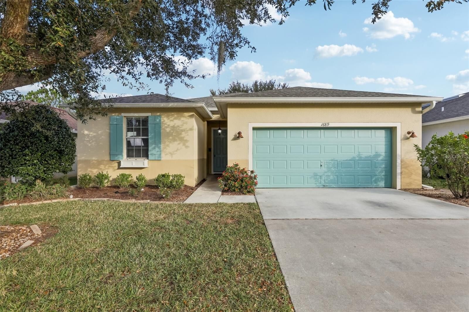 Property Photo:  1689 Strathmore Circle  FL 32757 