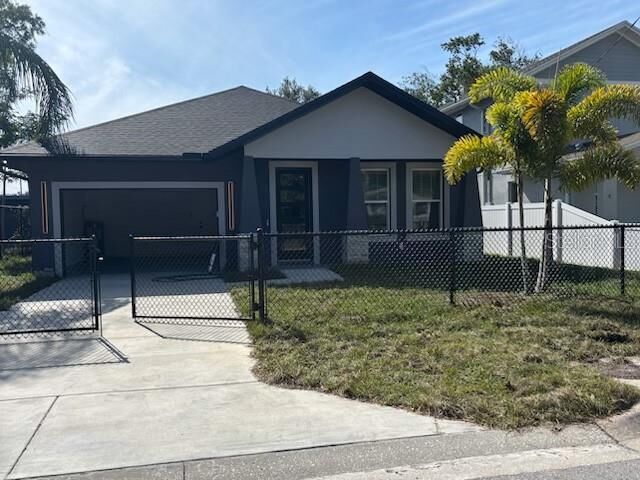 Property Photo:  3309 E Comanche Avenue  FL 33610 