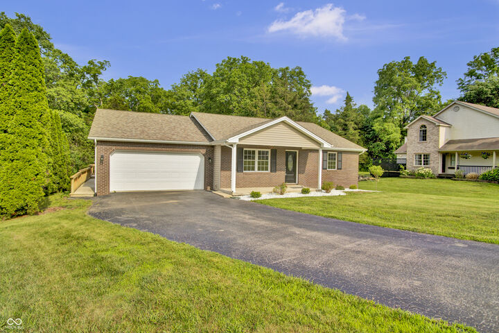 Property Photo:  935 S County Road 185 E  IN 47265 