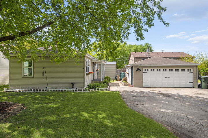 Property Photo:  159 Josephine Avenue  IL 60177 