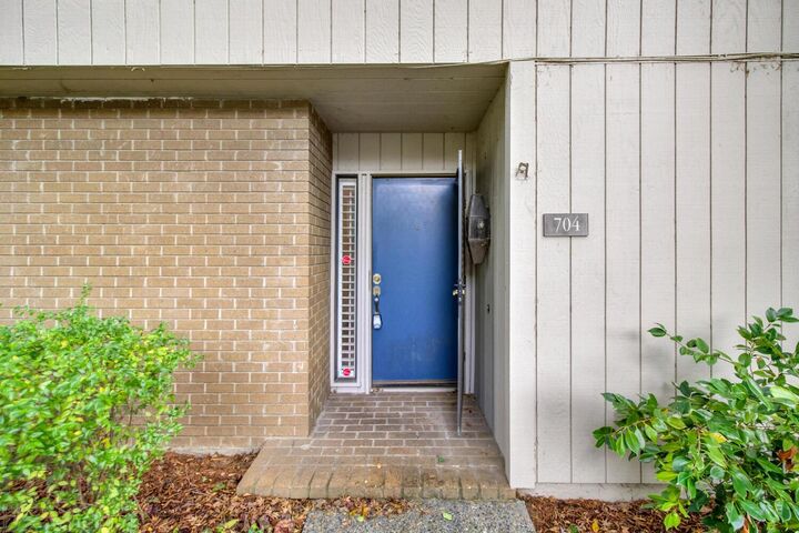 Property Photo:  704 Dunbarton Circle  CA 95825 