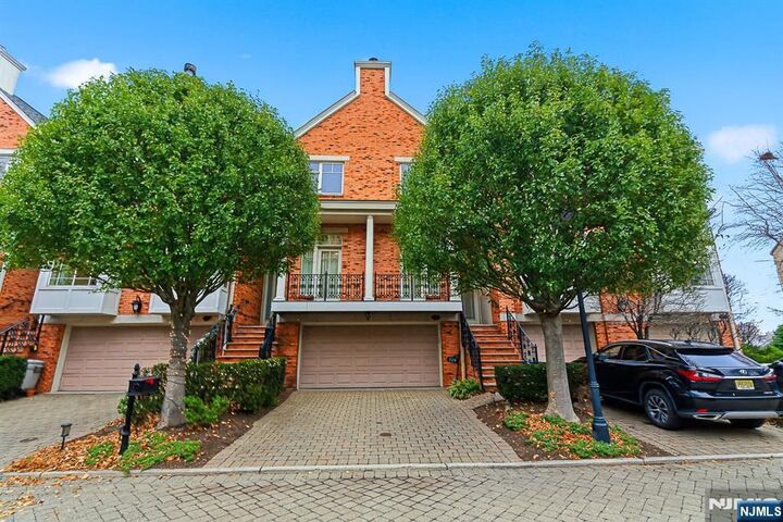 Property Photo:  119 Hudson Cove  NJ 07020 